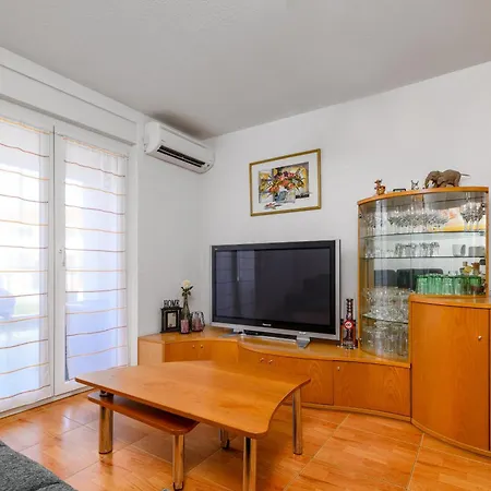 Holiday home House With A Parking Space - 13655