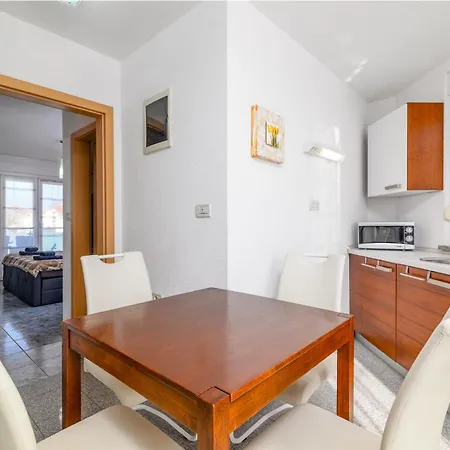 House With A Parking Space - 13655 Medulin