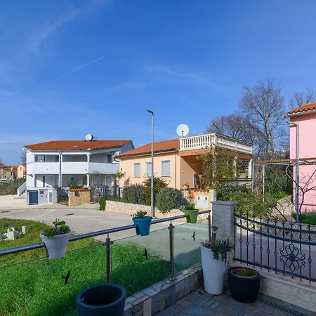 House With A Parking Space - 13655 * Medulin