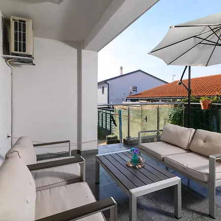 House With A Parking Space - 13655 Vakantiehuis