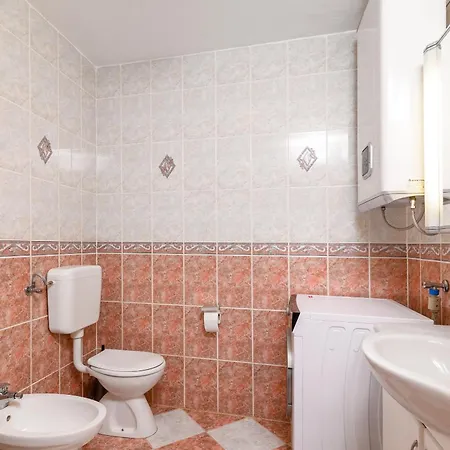 House With A Parking Space - 13655 Vakantiehuis