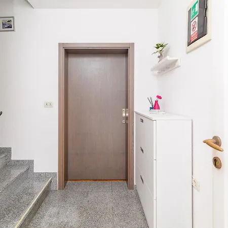 House With A Parking Space - 13655 Vakantiehuis Medulin