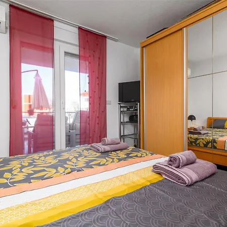 House With A Parking Space - 13655 Prázdninový dům