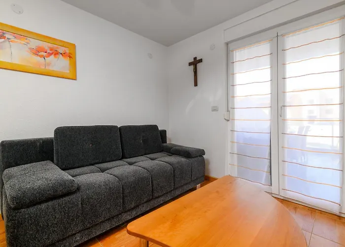 Prázdninový dům House With A Parking Space - 13655 Medulin