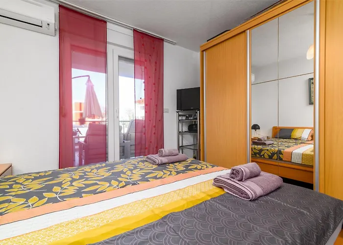 House With A Parking Space - 13655 Prázdninový dům